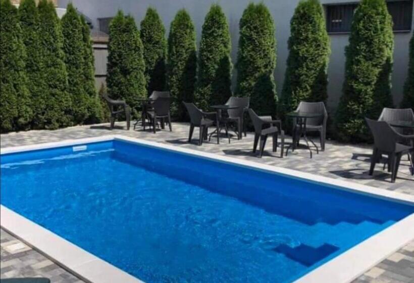 Отель Brill Orosháza