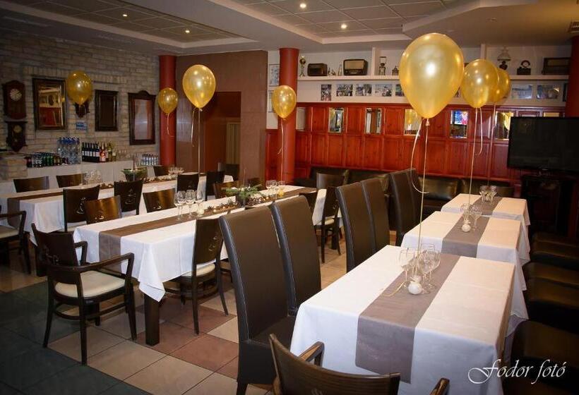 ホテル Club Haus 502 Kalocsa