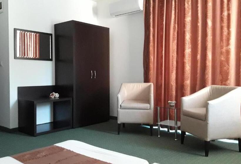 Family нouse нotel Asai