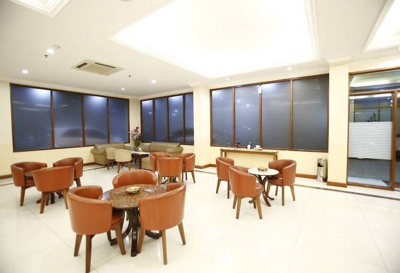 Otel Reddoorz @ Petojo