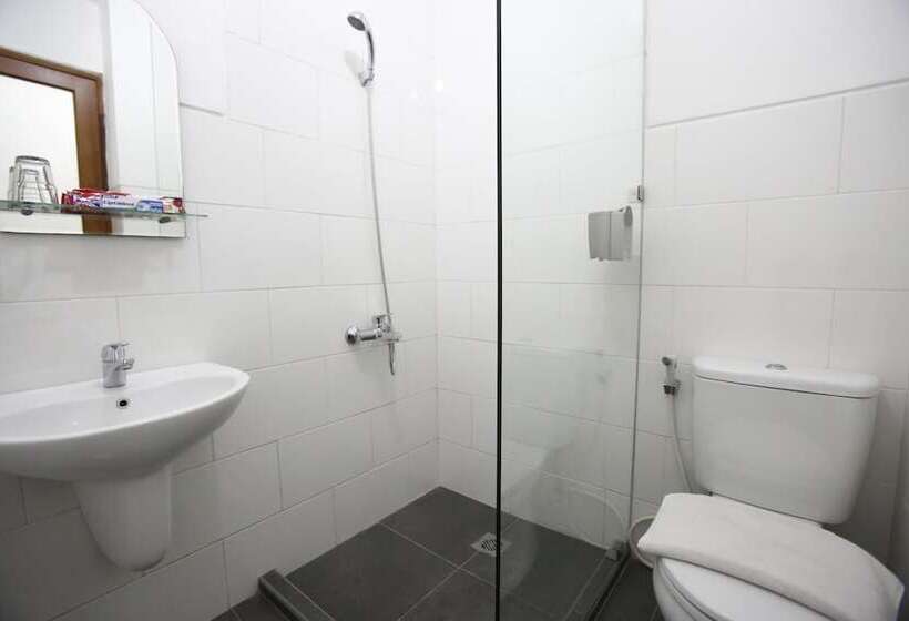 Otel Reddoorz @ Petojo