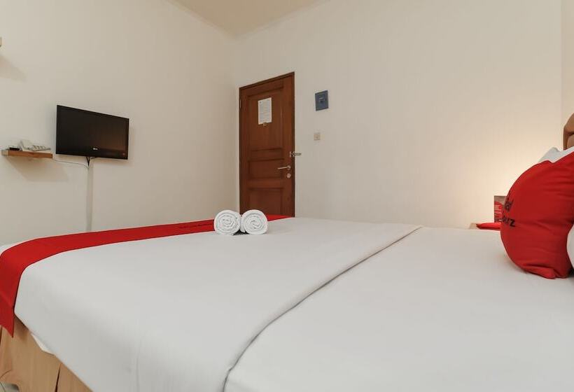 Otel Reddoorz @ Petojo