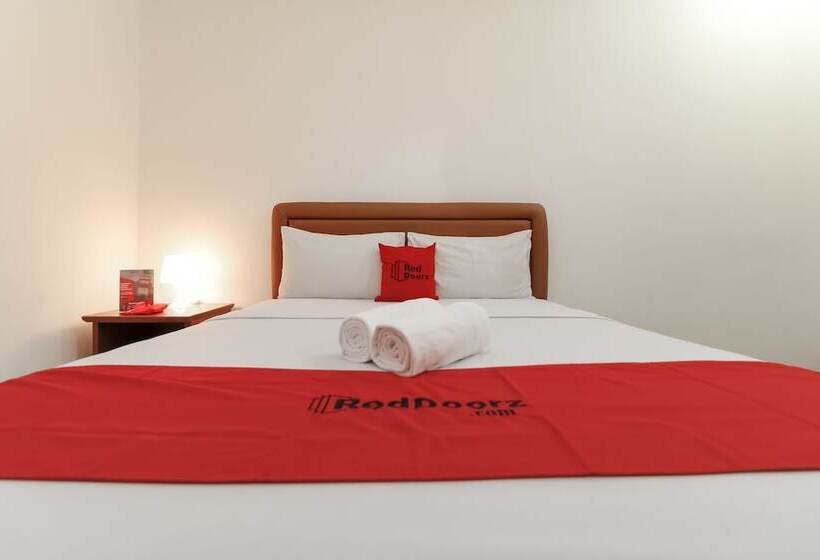 Otel Reddoorz @ Petojo