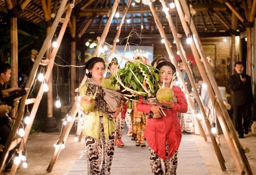 Tasneem Convention Hotel Yogyakarta