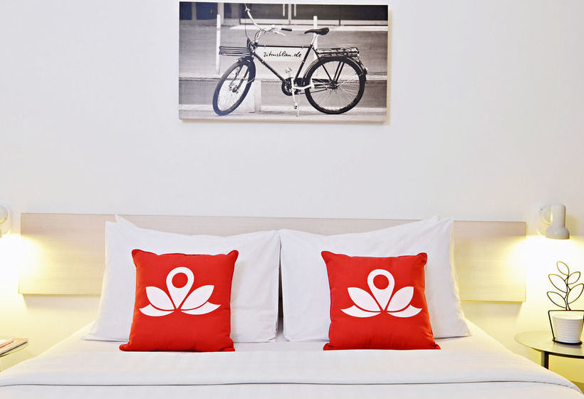 בית מלון כפרי Zen Rooms Halimun Palasari