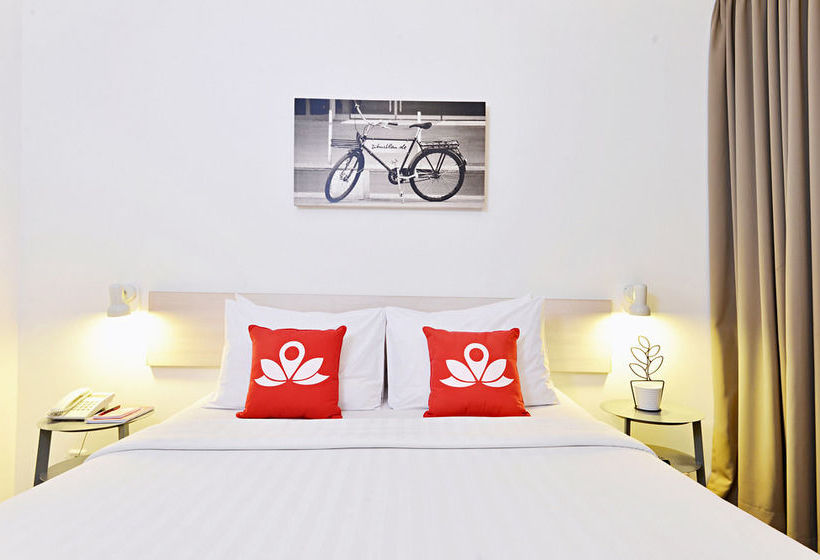 בית מלון כפרי Zen Rooms Halimun Palasari