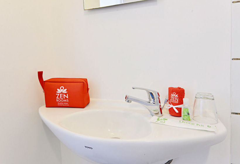 בית מלון כפרי Zen Rooms Halimun Palasari