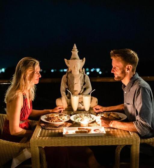 منتجع The Hamsa