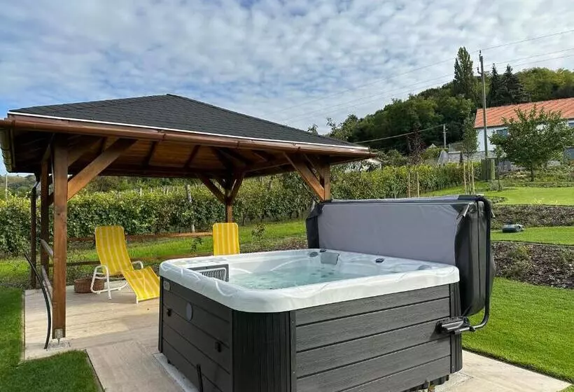 ペンション Rábai Katalin Borászat és Vendégház