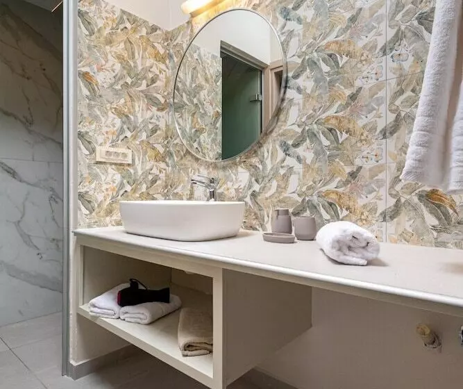 Achatis Apartments With Sea View