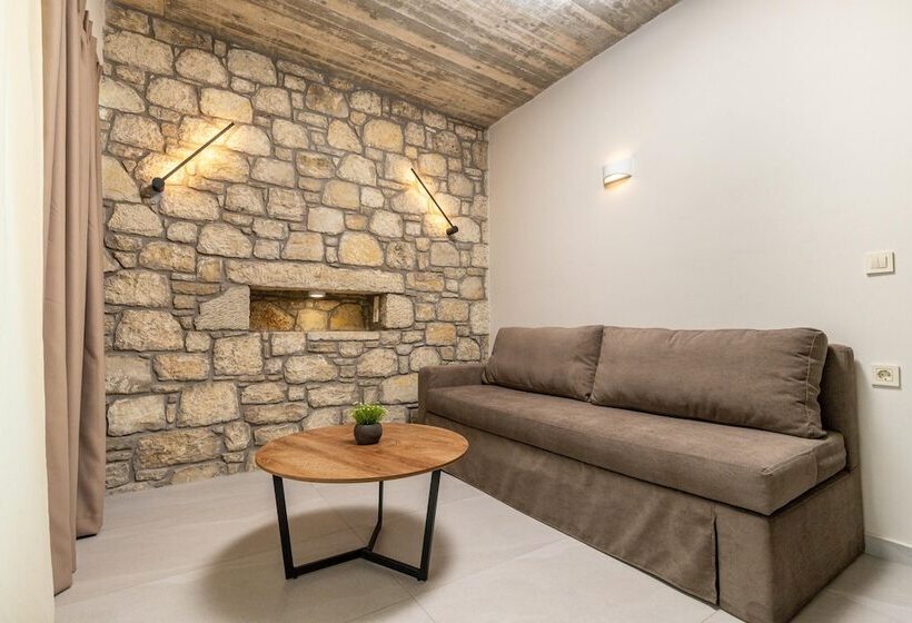 Achatis Apartments With Sea View