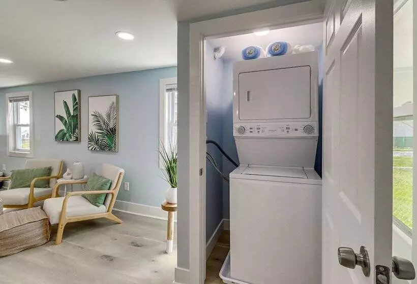 Bayfront Maryland Retreat W/ Deck, Near Beaches!