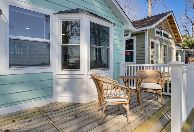Bayfront Maryland Retreat W/ Deck, Near Beaches!
