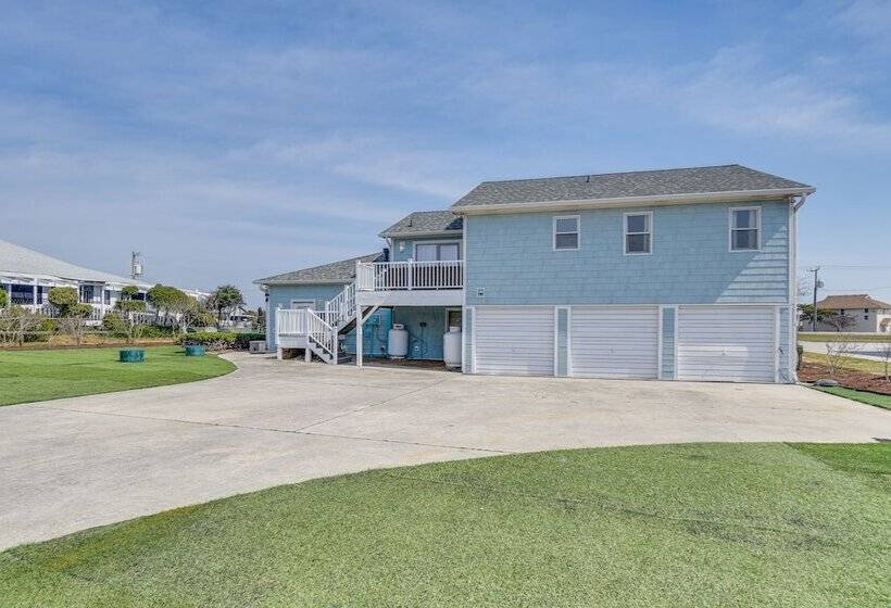 Bright Kitty Hawk Home W/ Hot Tub, Walk To Beach!