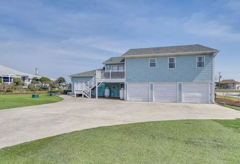 Bright Kitty Hawk Home W/ Hot Tub, Walk To Beach!