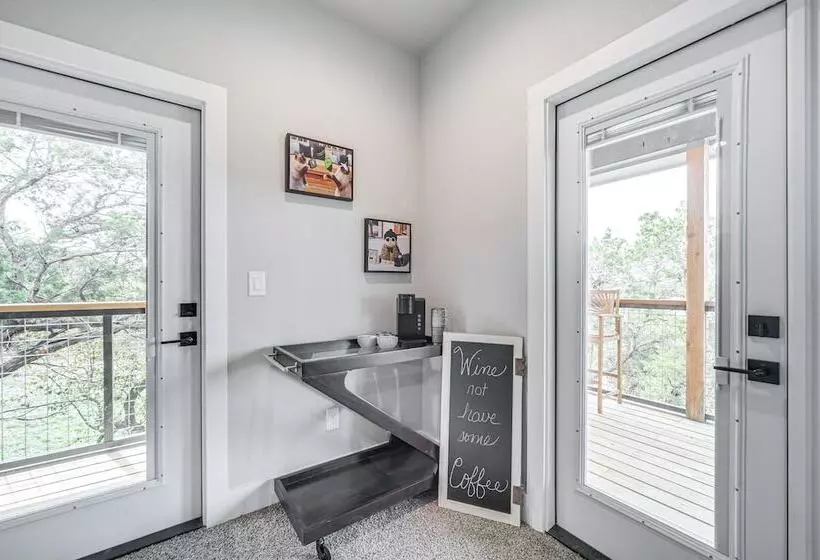 Canyon Lake Home W/ Private Deck: 5 Mi To Marina!