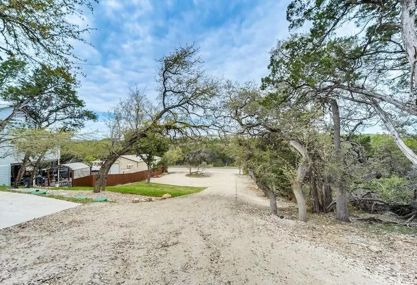 Canyon Lake Home W/ Private Deck: 5 Mi To Marina!