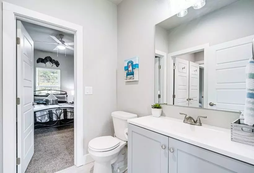 Canyon Lake Home W/ Private Deck: 5 Mi To Marina!