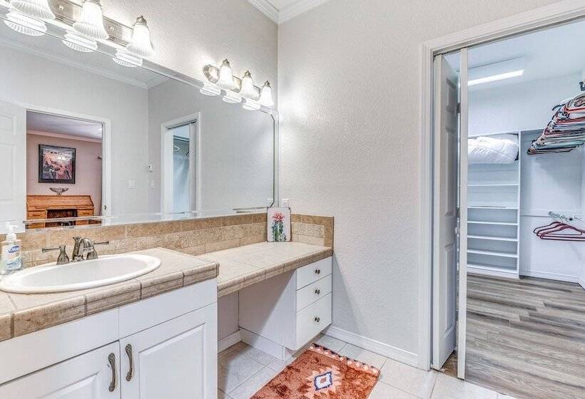 Charming Home W/ Patios, Near Ruidoso Downs Casino