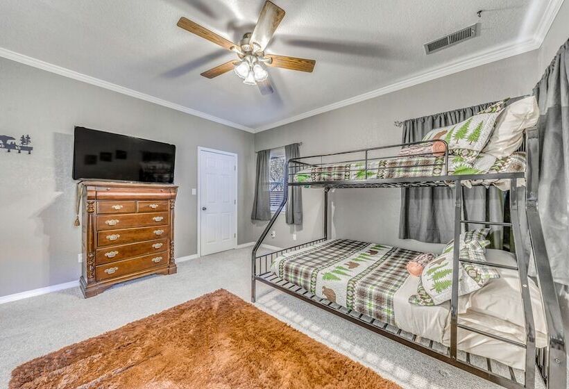 Charming Home W/ Patios, Near Ruidoso Downs Casino