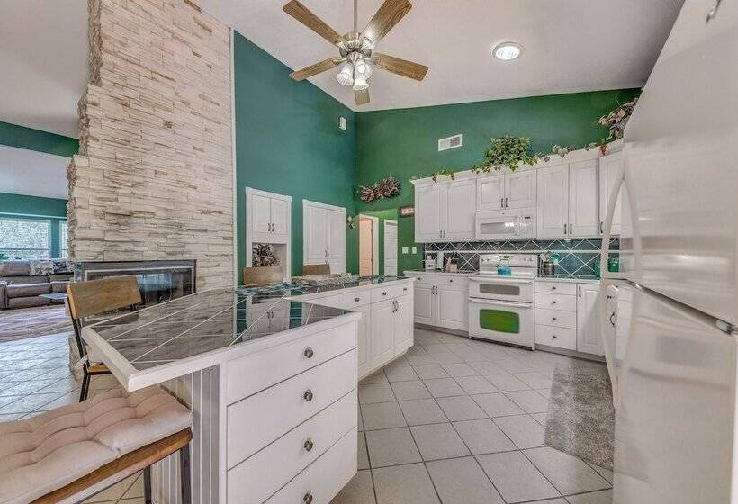 Charming Home W/ Patios, Near Ruidoso Downs Casino