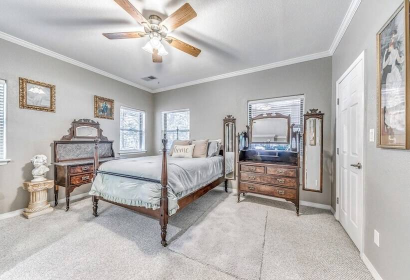 Charming Home W/ Patios, Near Ruidoso Downs Casino