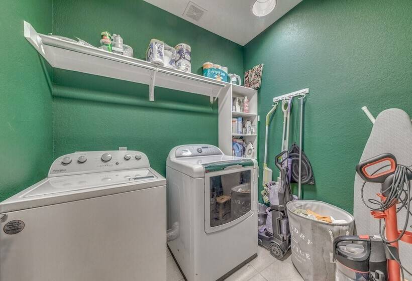 Charming Home W/ Patios, Near Ruidoso Downs Casino