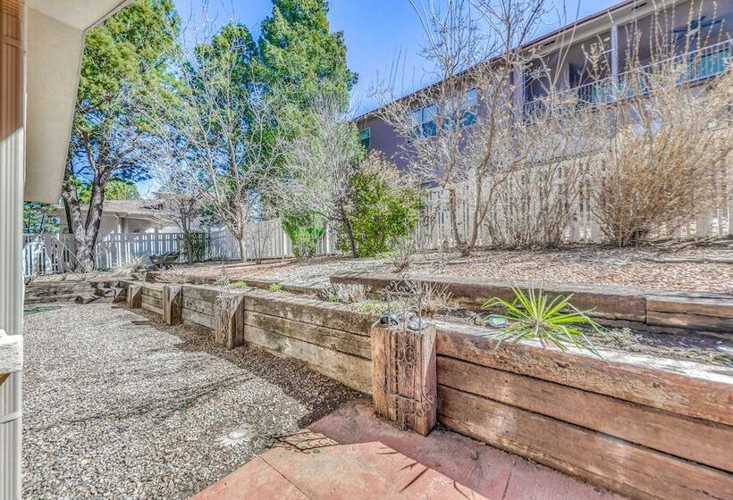 Charming Home W/ Patios, Near Ruidoso Downs Casino