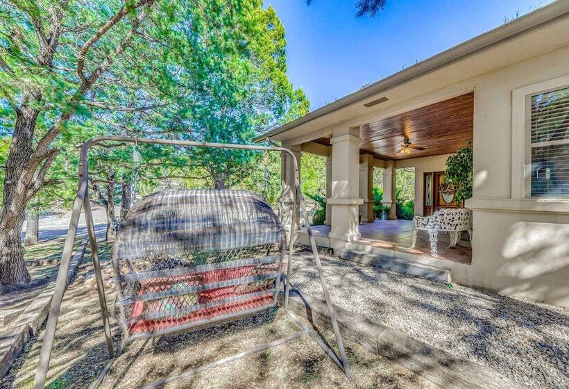 Charming Home W/ Patios, Near Ruidoso Downs Casino