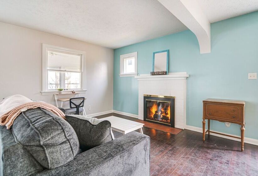 Coastal Lake Erie Cottage W/ Amazing Water Views!