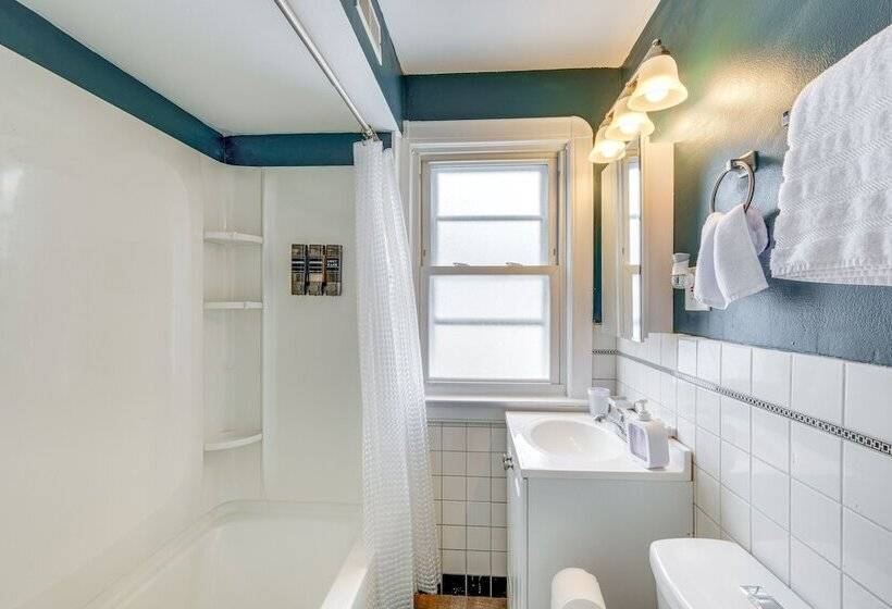 Wfh Friendly Abode W/ Home Gym In Cleveland