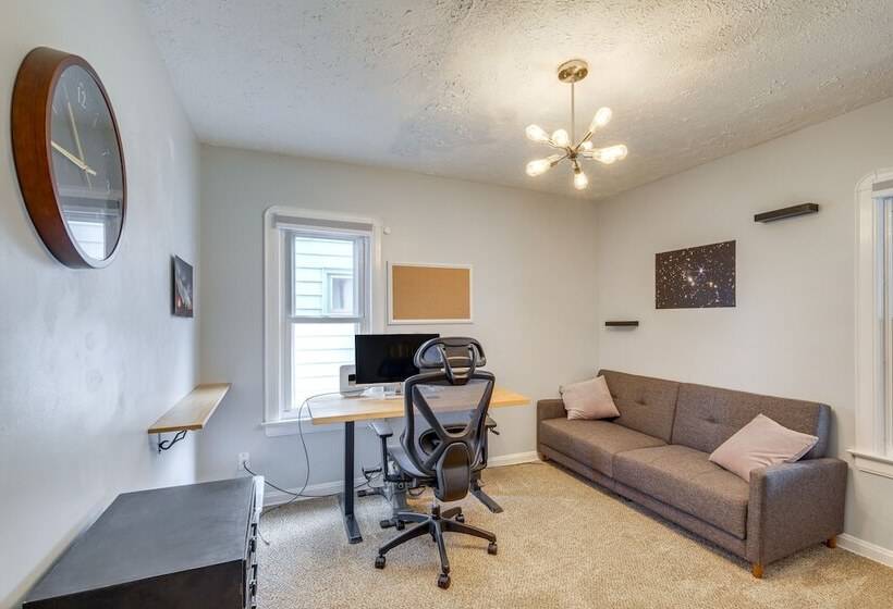 Wfh Friendly Abode W/ Home Gym In Cleveland