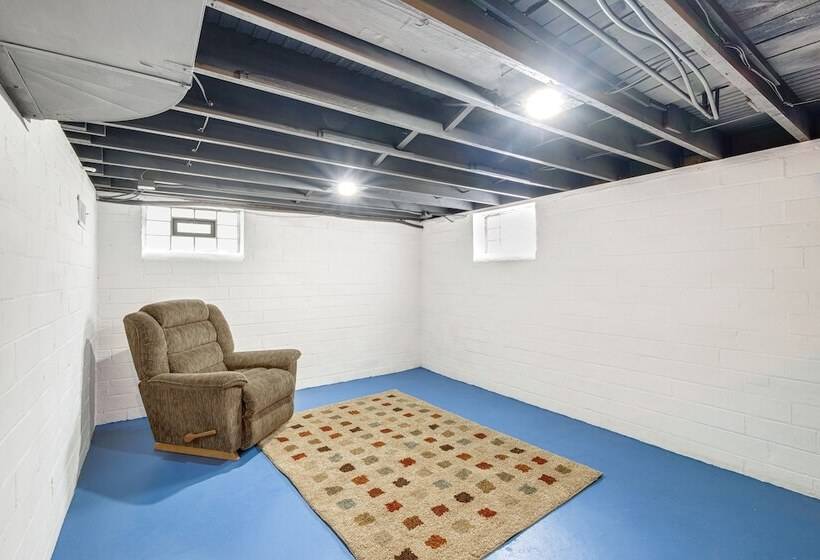 Wfh Friendly Abode W/ Home Gym In Cleveland