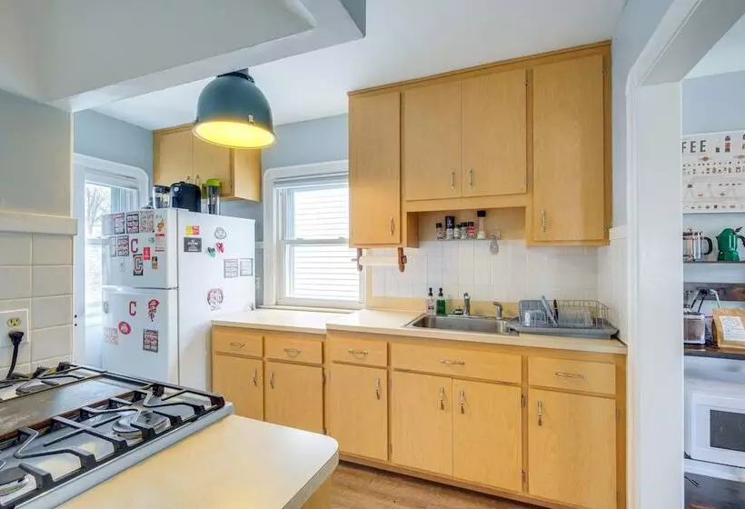 Wfh Friendly Abode W/ Home Gym In Cleveland