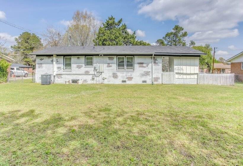 Cozy Marion Home: Fenced Yard, Near Downtown!