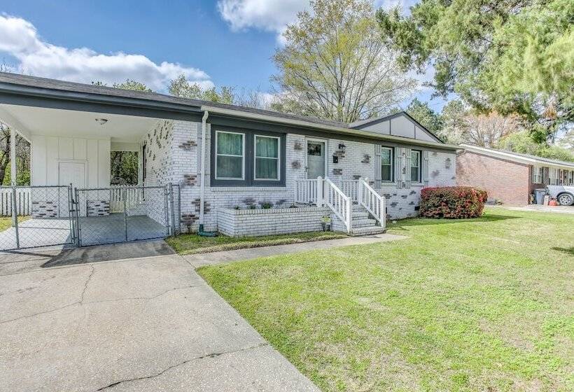 Cozy Marion Home: Fenced Yard, Near Downtown!