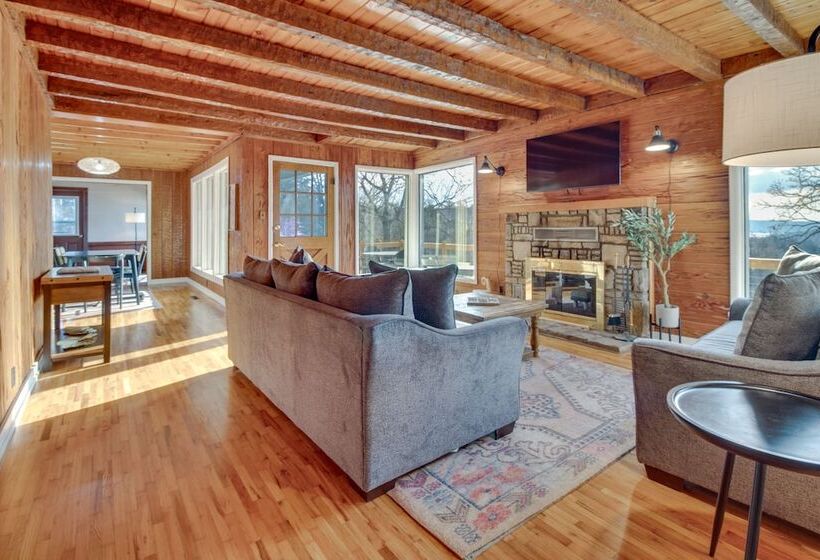 Henderson Cabin W/ Deck & Scenic Lake Views!