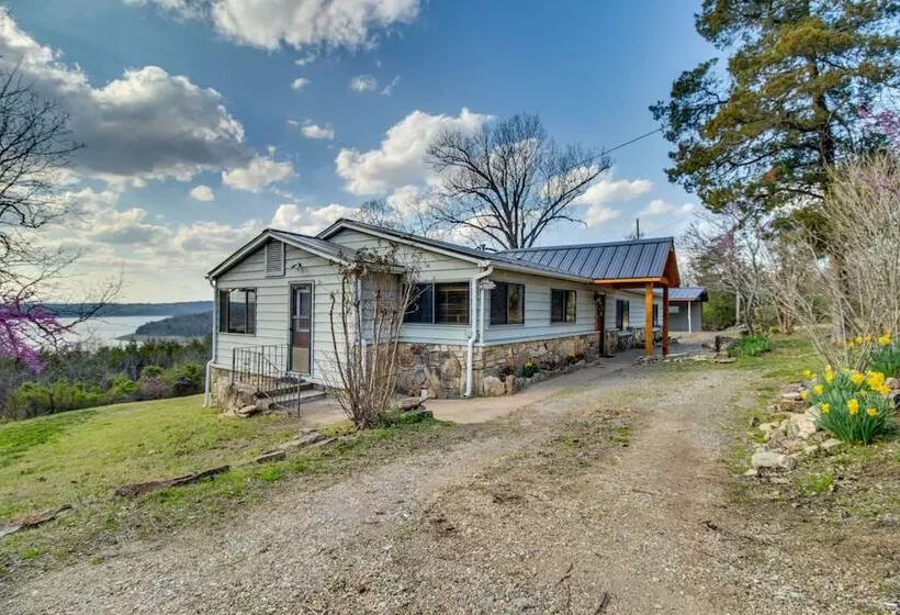 Henderson Cabin W/ Deck & Scenic Lake Views!