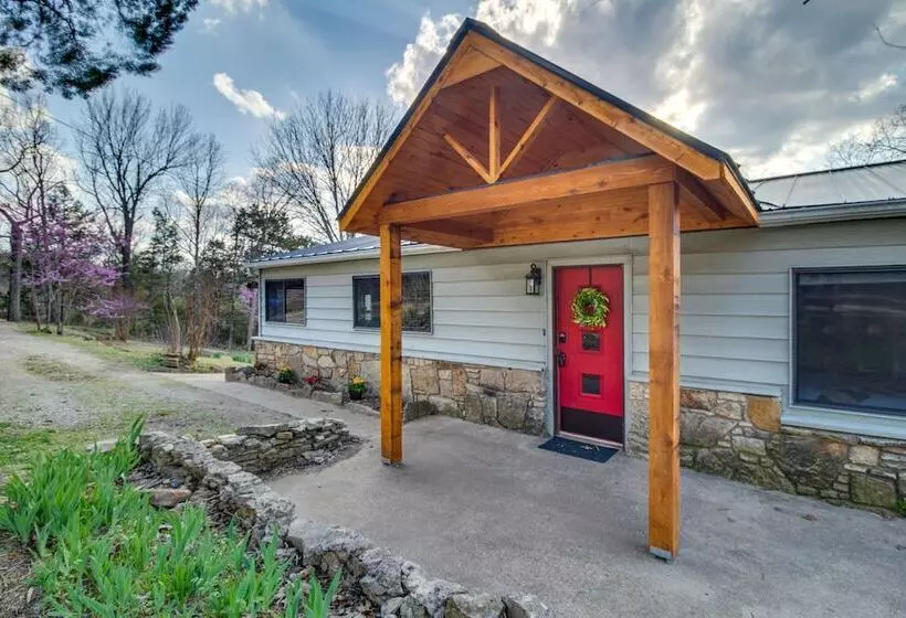Henderson Cabin W/ Deck & Scenic Lake Views!