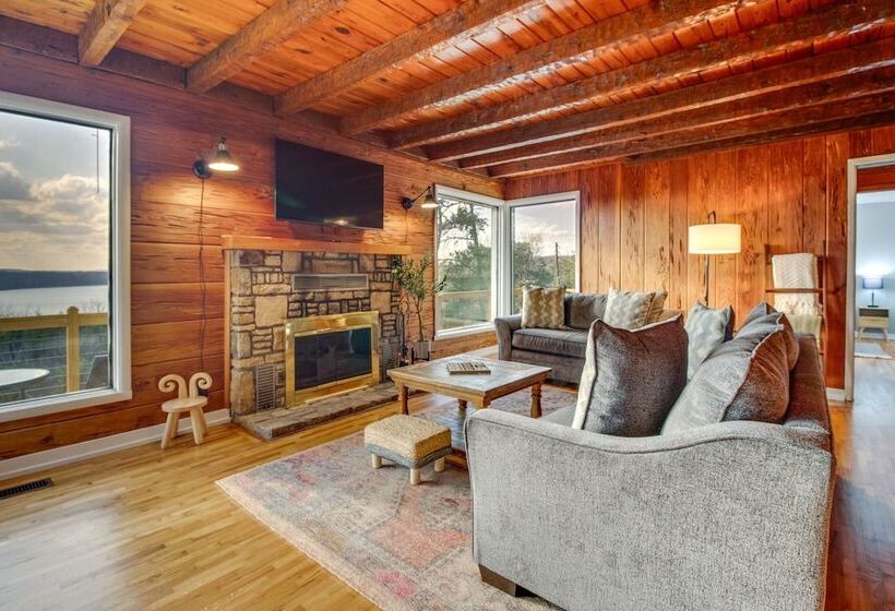Henderson Cabin W/ Deck & Scenic Lake Views!