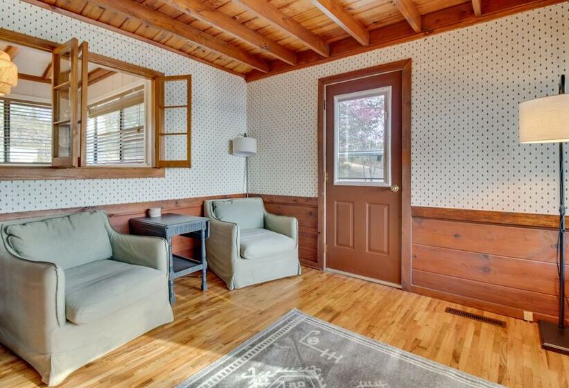 Henderson Cabin W/ Deck & Scenic Lake Views!