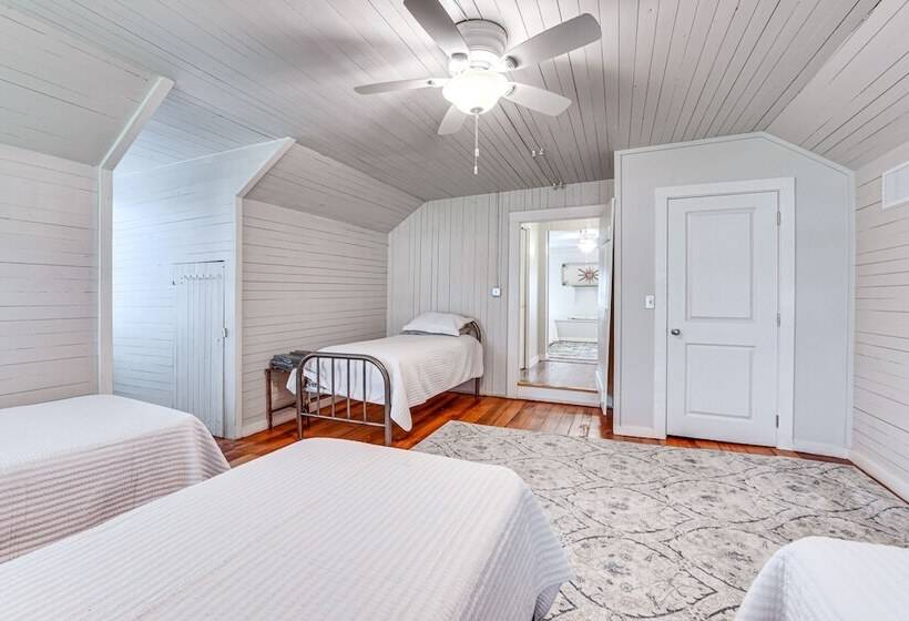 Historical 1835 Home In Grand Coteau!