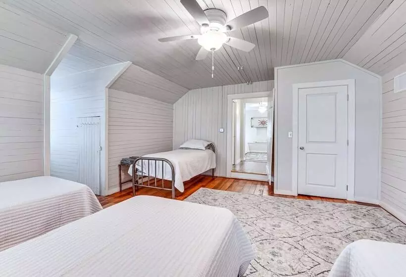 Historical 1835 Home In Grand Coteau!