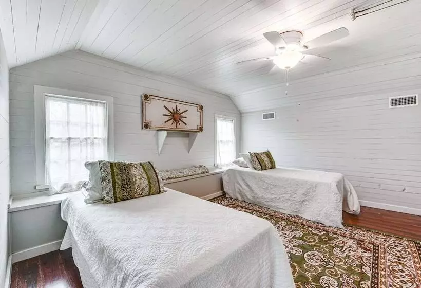 Historical 1835 Home In Grand Coteau!