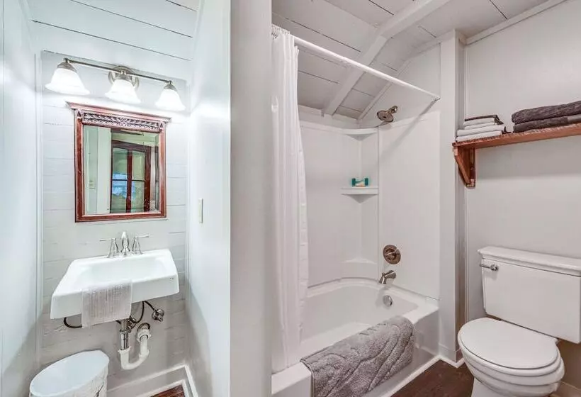 Historical 1835 Home In Grand Coteau!