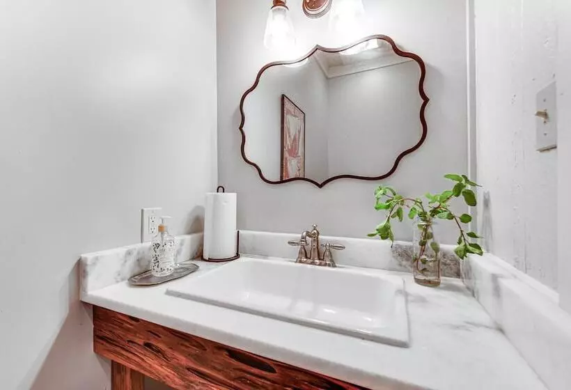 Historical 1835 Home In Grand Coteau!