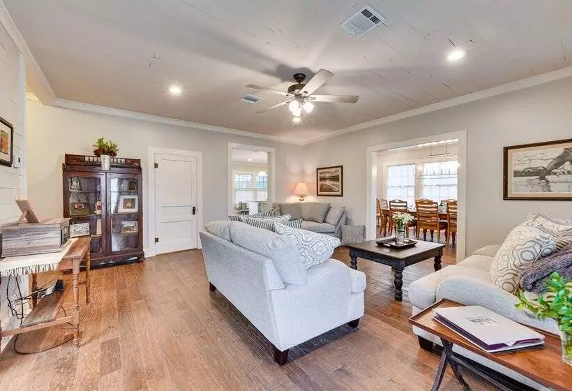 Historical 1835 Home In Grand Coteau!