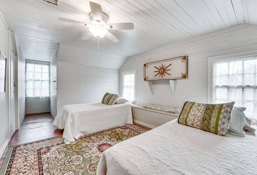 Historical 1835 Home In Grand Coteau!