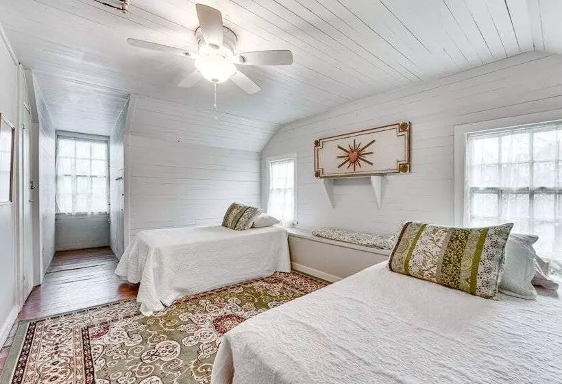 Historical 1835 Home In Grand Coteau!