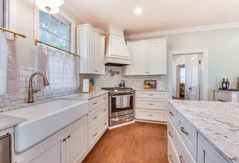 Historical 1835 Home In Grand Coteau!